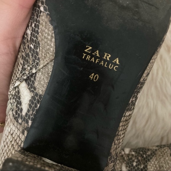 Zara Snakeskin Zip Up Block Heel Ankle Boots - Picture 6 of 6